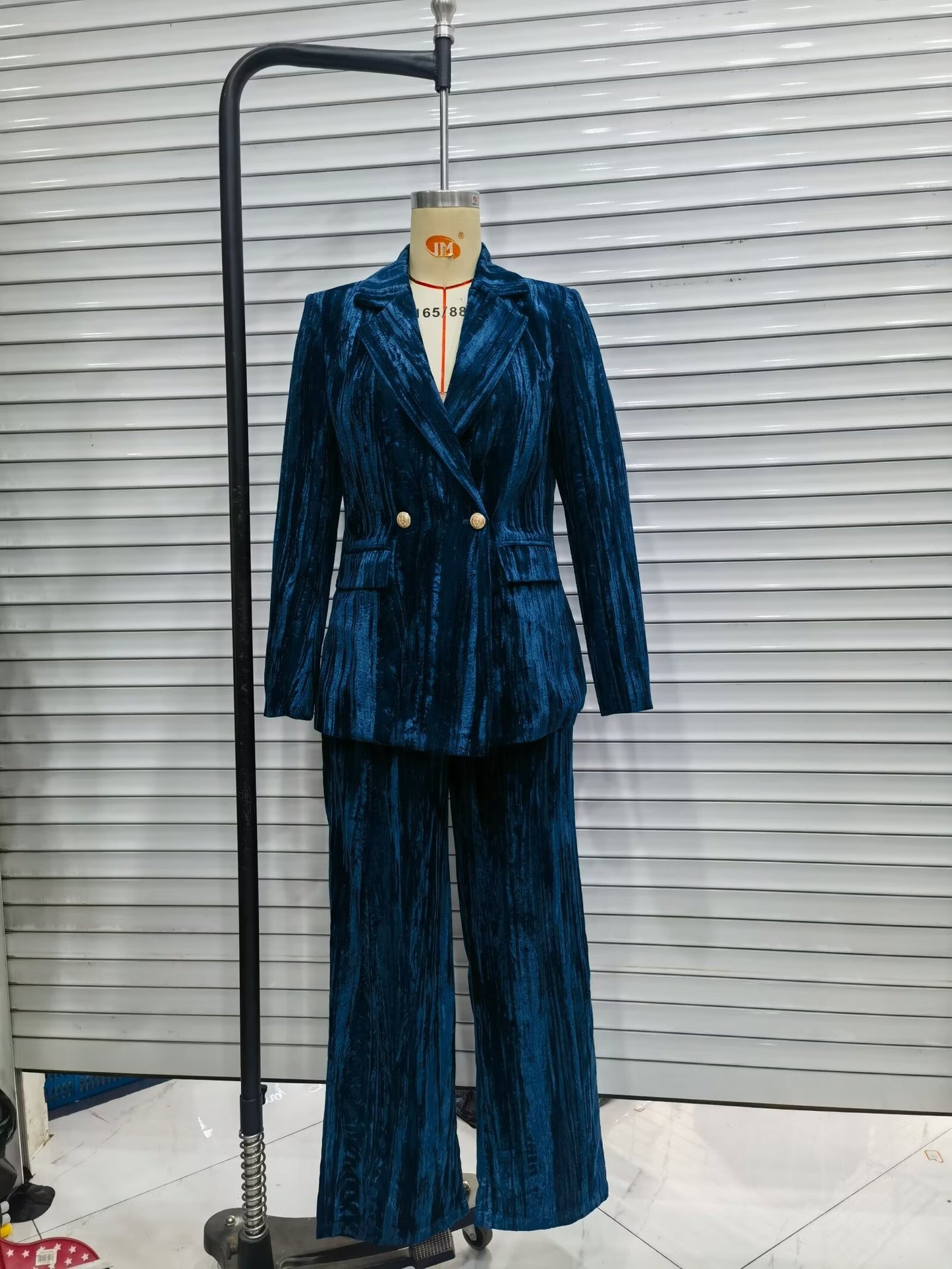 Traje de chaqueta de terciopelo arrugado para mujer de otoño