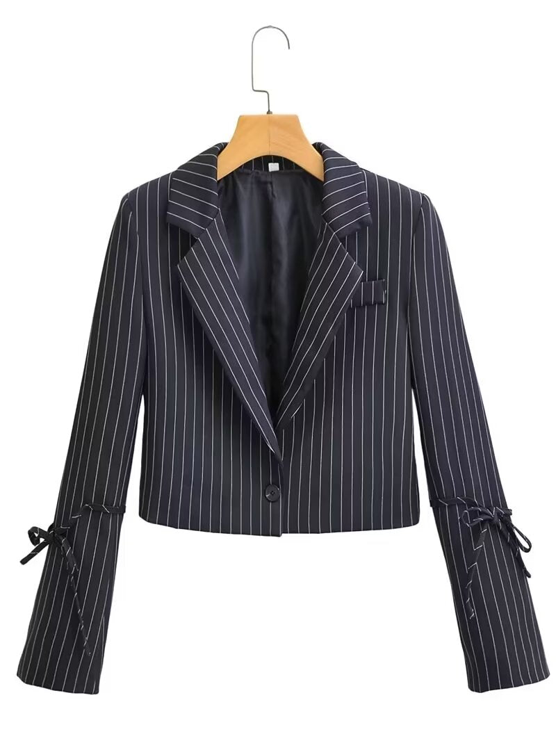 Blazer court rayé à manches longues et col tailleur rétro pour femme