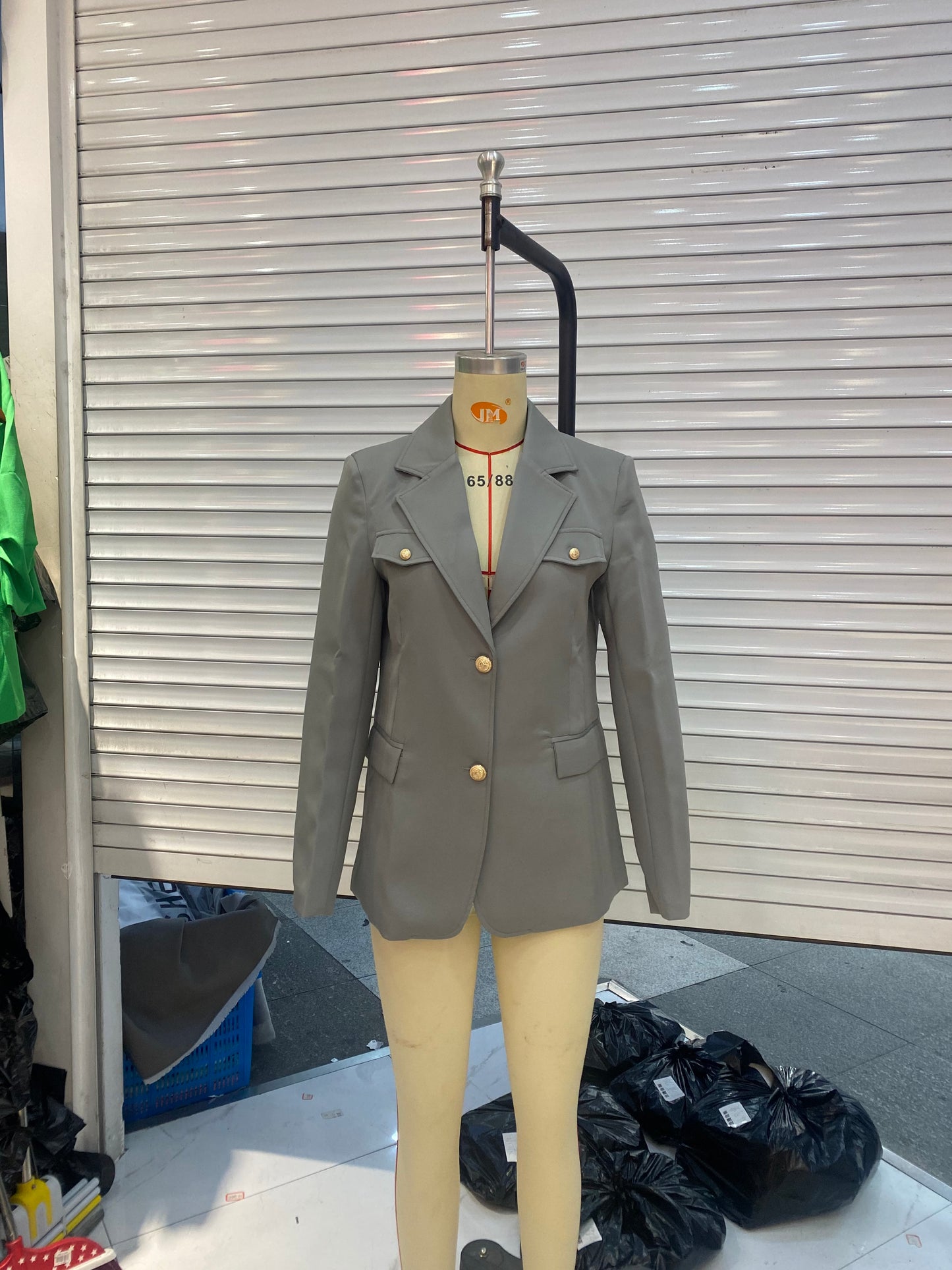 Femmes printemps automne lâche décontracté fermoir en métal à manches longues Blazer femmes