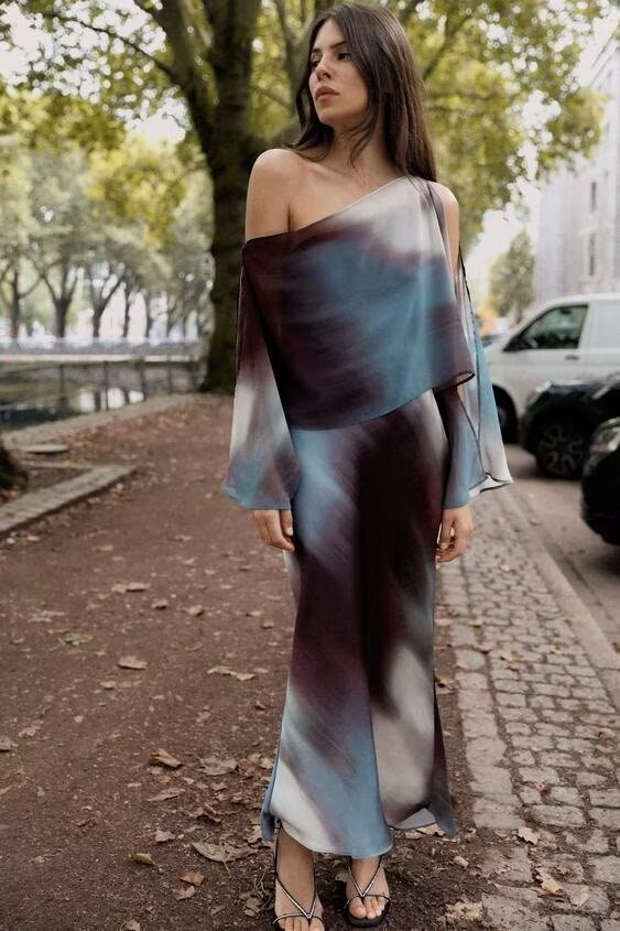 Robe longue en satin de soie imprimée à décoration laminée pour femme