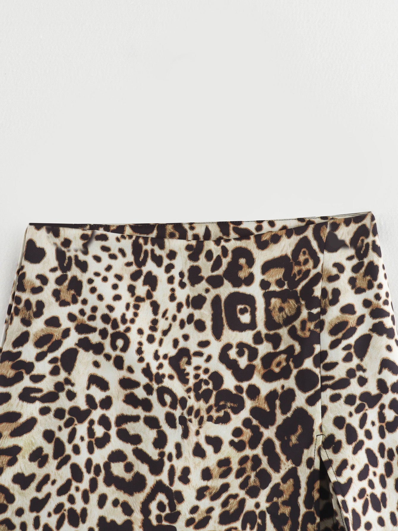 Falda culotte con estampado animal y diseño urbano para mujer de otoño