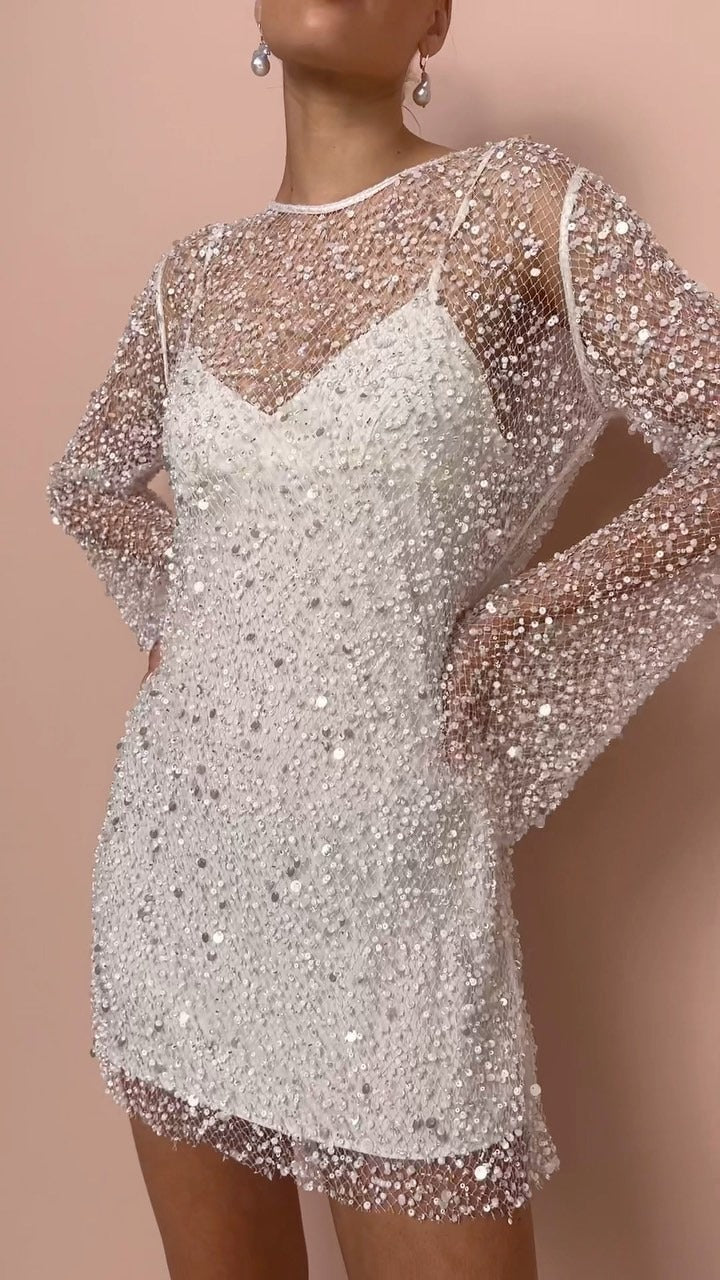 Ensemble deux pièces en maille transparente avec perles en mousse et robe à bretelles