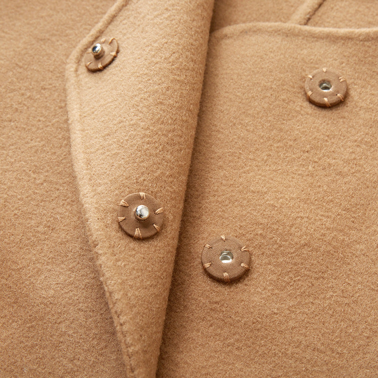 Manteau court à simple boutonnage pour femmes