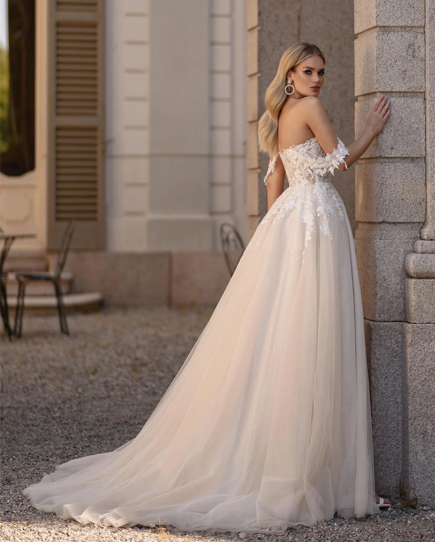 Exquisite Bridal Fishtail White Trailing Lace Wedding Dress