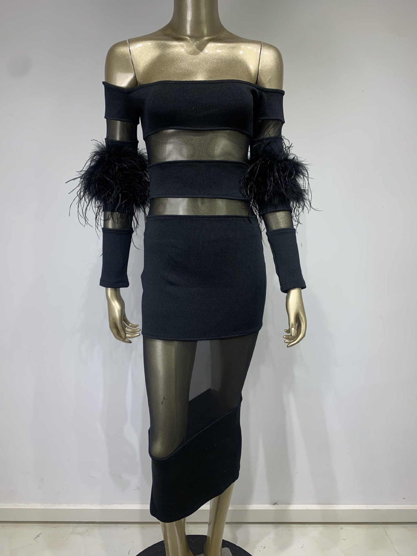 Fashion Shoulder-baring Long Sleeve Stitching Feather Long Bandage One-piece Dress