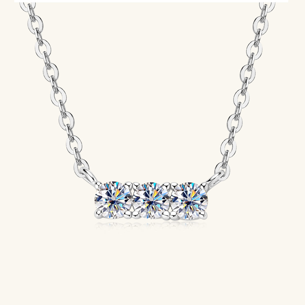 Collier de barre de moissanite incrusté d'argent sterling 925