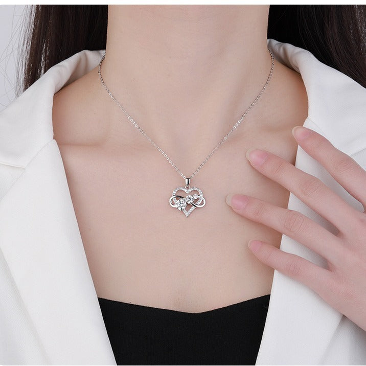 Collar de amor de moissanita de plata 925 para mujer