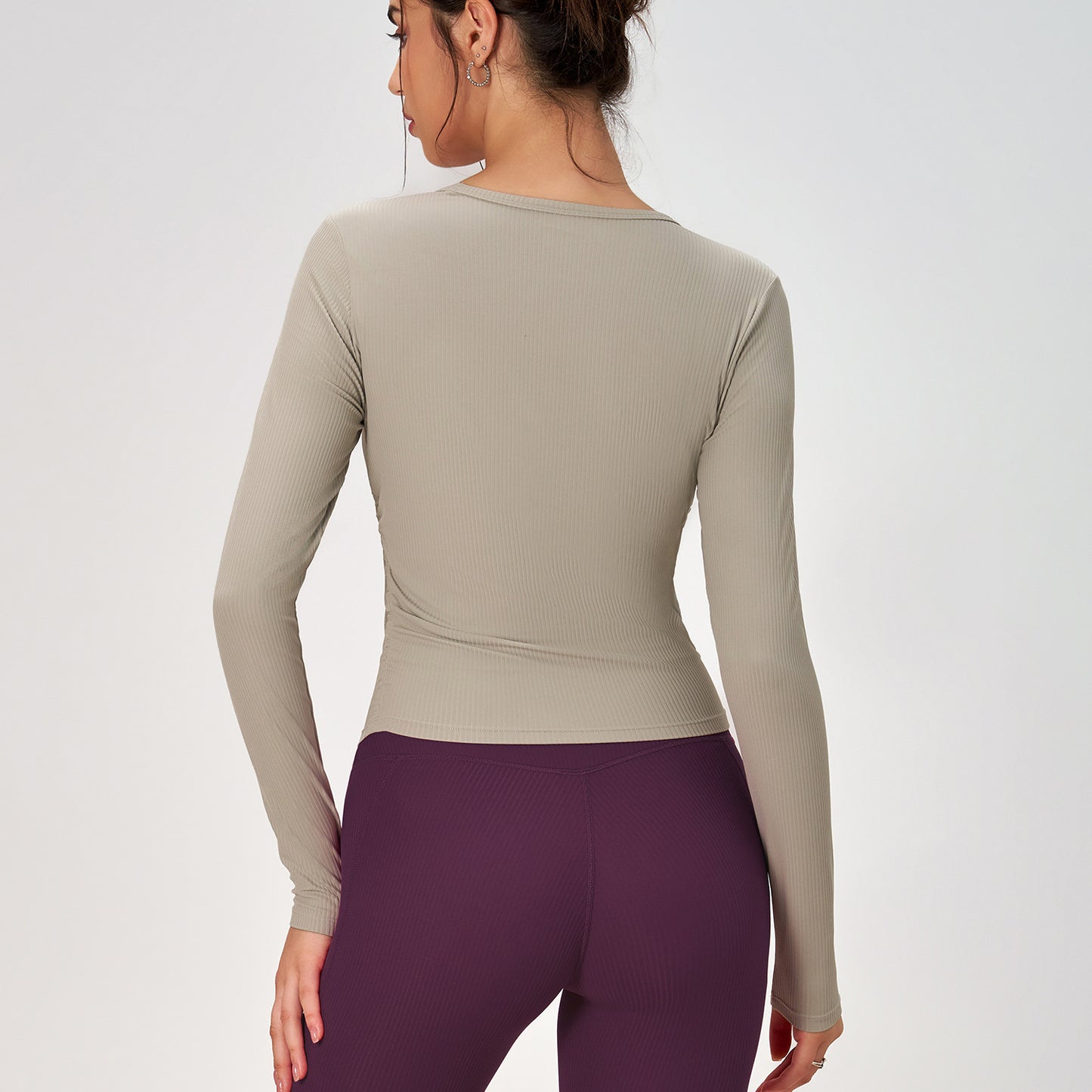 Ropa de entrenamiento de manga larga de secado rápido para mujer, deportiva, transpirable, fina, con cuello redondo, plisada a los lados, ajustada, de manga larga, para otoño e invierno