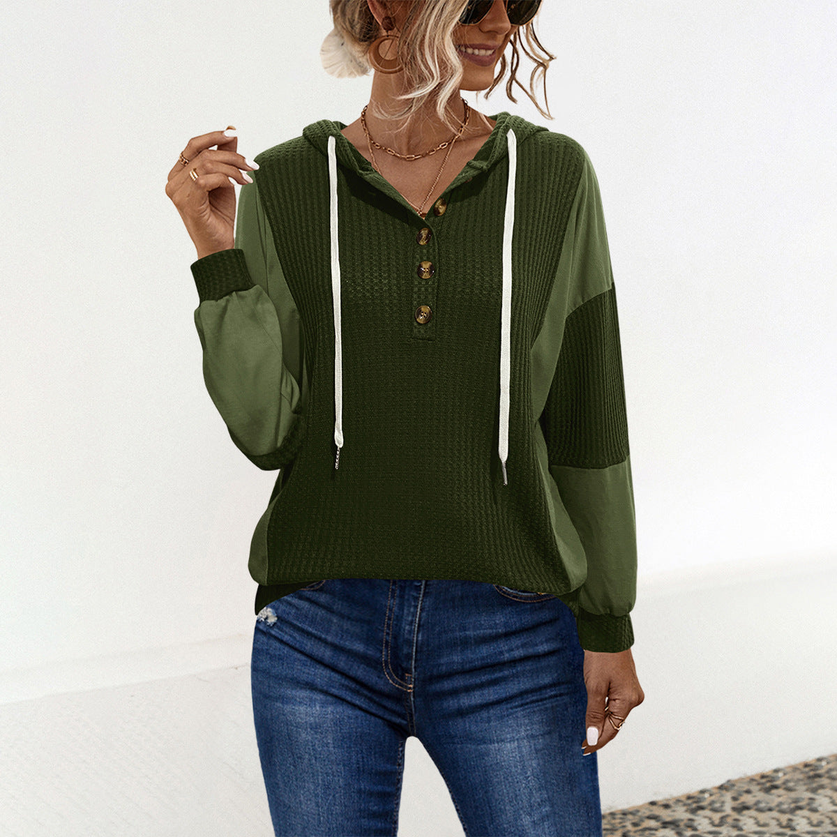 Blusa de manga larga con botones y capucha de color a juego para otoño e invierno