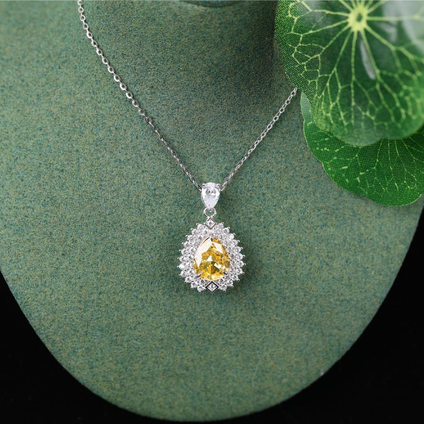 Yellow Diamond Pendant Temperament Simple And Light Luxury Female Silver Necklace