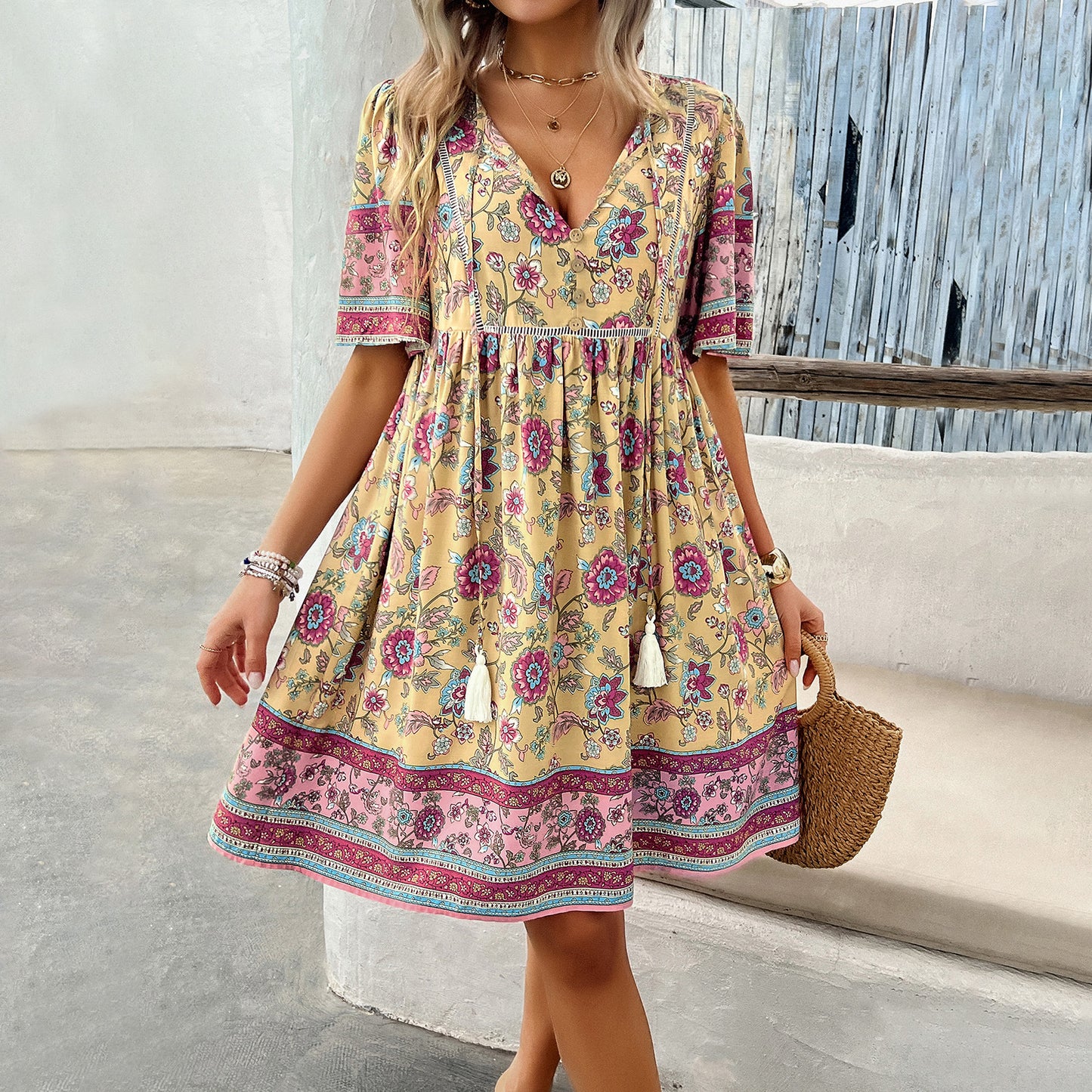 Robe décontractée à manches courtes et imprimé floral pour les vacances