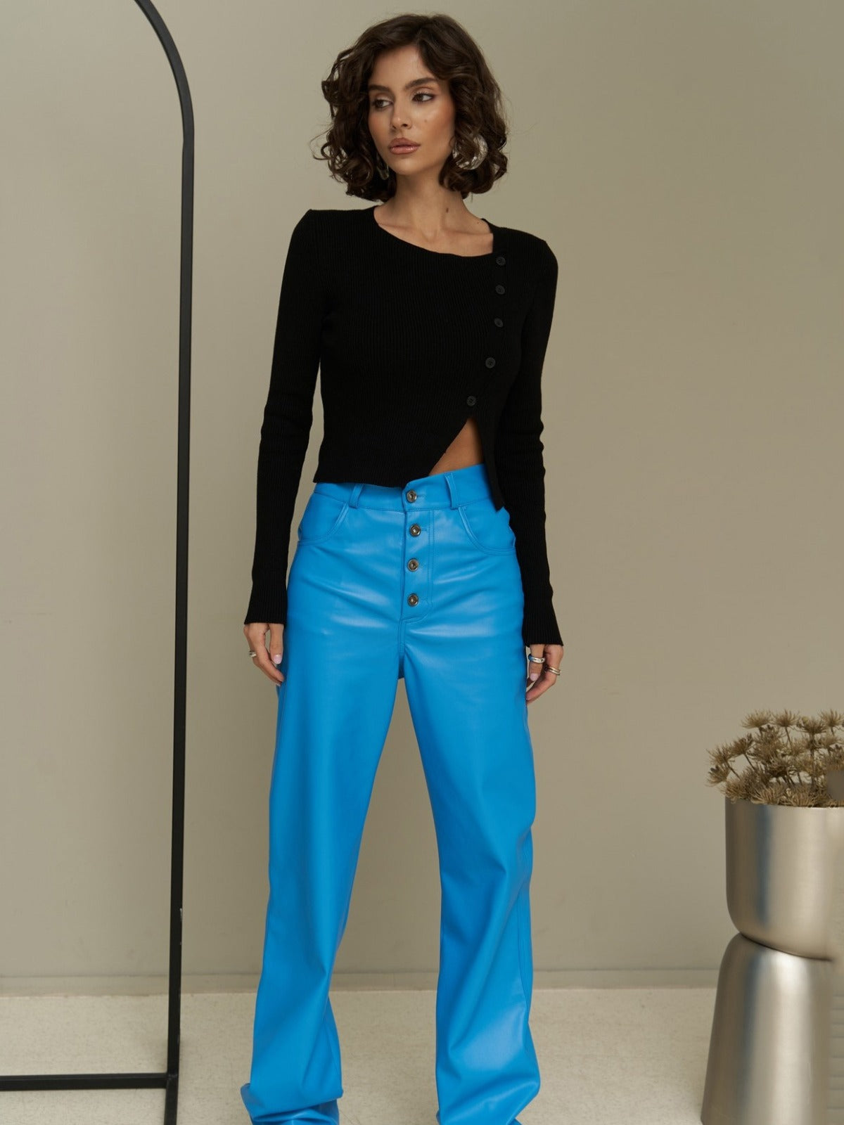 Pantalon droit en cuir boutonné décontracté pour femme