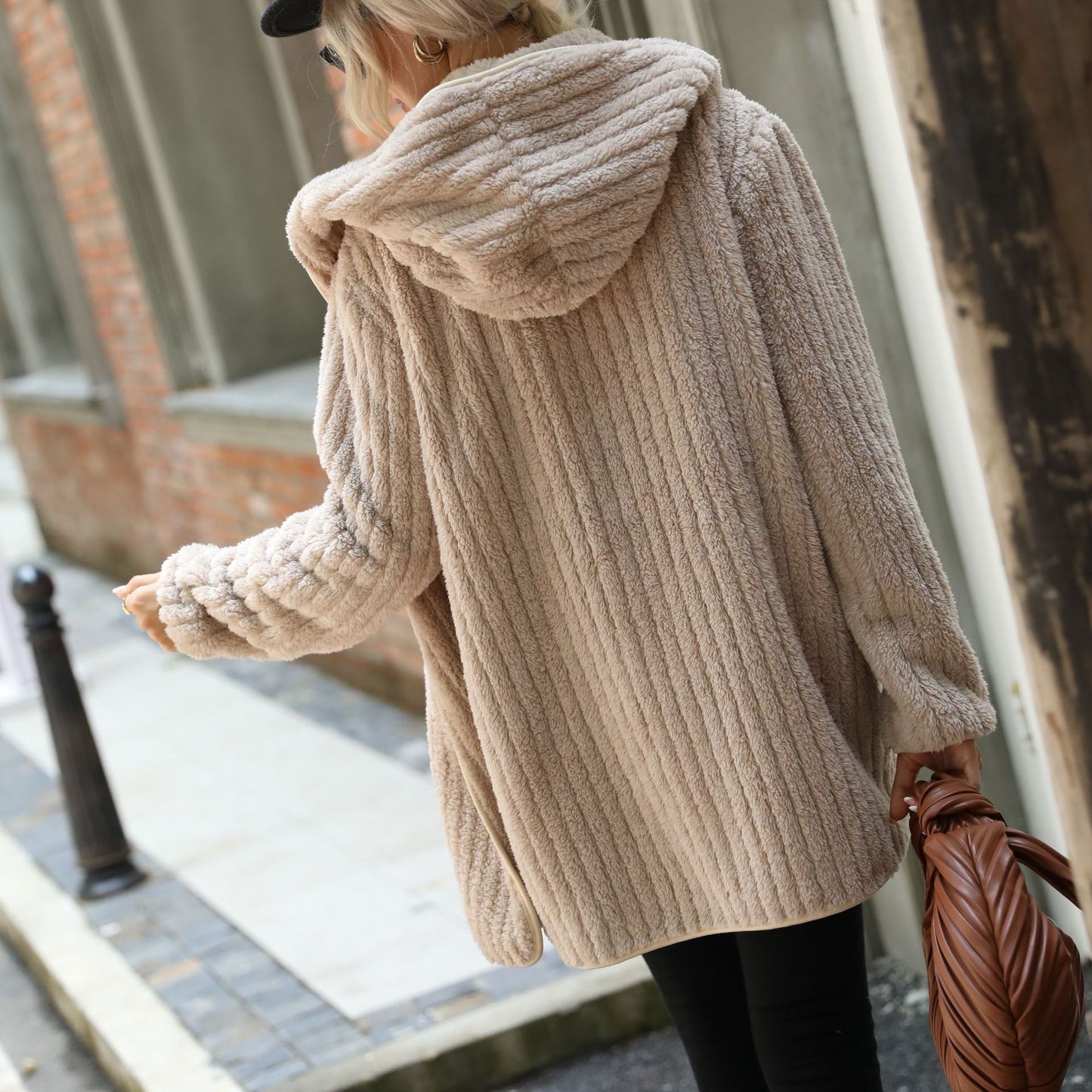 Manteau d'extérieur ample à manches longues et à rayures pour femmes, avec capuche et bord scellé en peluche