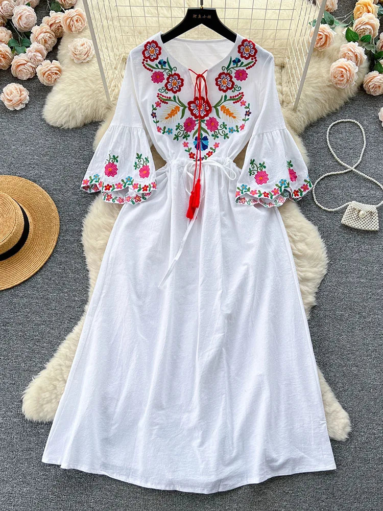 Women Summer Dress with New Minority Retro National Wind Heavy Industry Embroidery Lace Waist Horn Sleeve Fairy Vacation D4887