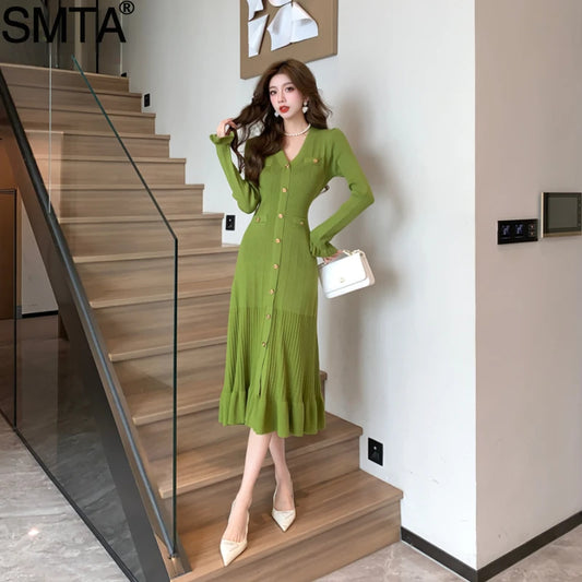 Robe mi-longue tricotée verte pour femmes, mode française, col en v, simple boutonnage, volants, pull Slim, robe de soirée, nouvelle collection automne hiver 2024