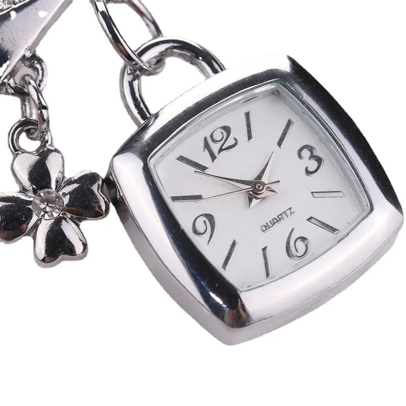 Femmes montres avec lettres strass incrusté chaîne Bracelet fleur pendentif montre-Bracelet dames robe montres cadeau Zegarek Damski