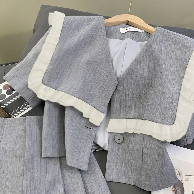 Uniforme gris, ensembles courts pour femmes Y2K, tenues assorties, hauts et pantalons à col bleu marine, costume deux pièces, vêtements de survêtement, nouvelle collection été 2023