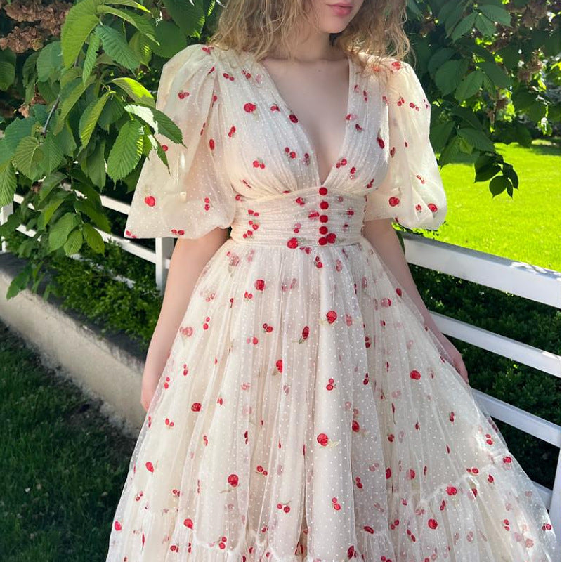 Robe de broderie personnalisée à la mode pour femmes