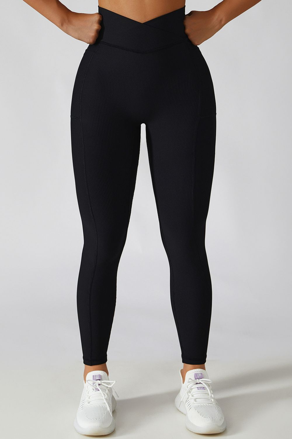 Leggings activos con cintura cruzada Basic Bae