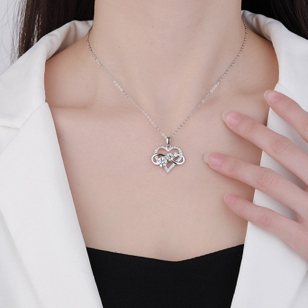 Collar de amor de moissanita de plata 925 para mujer