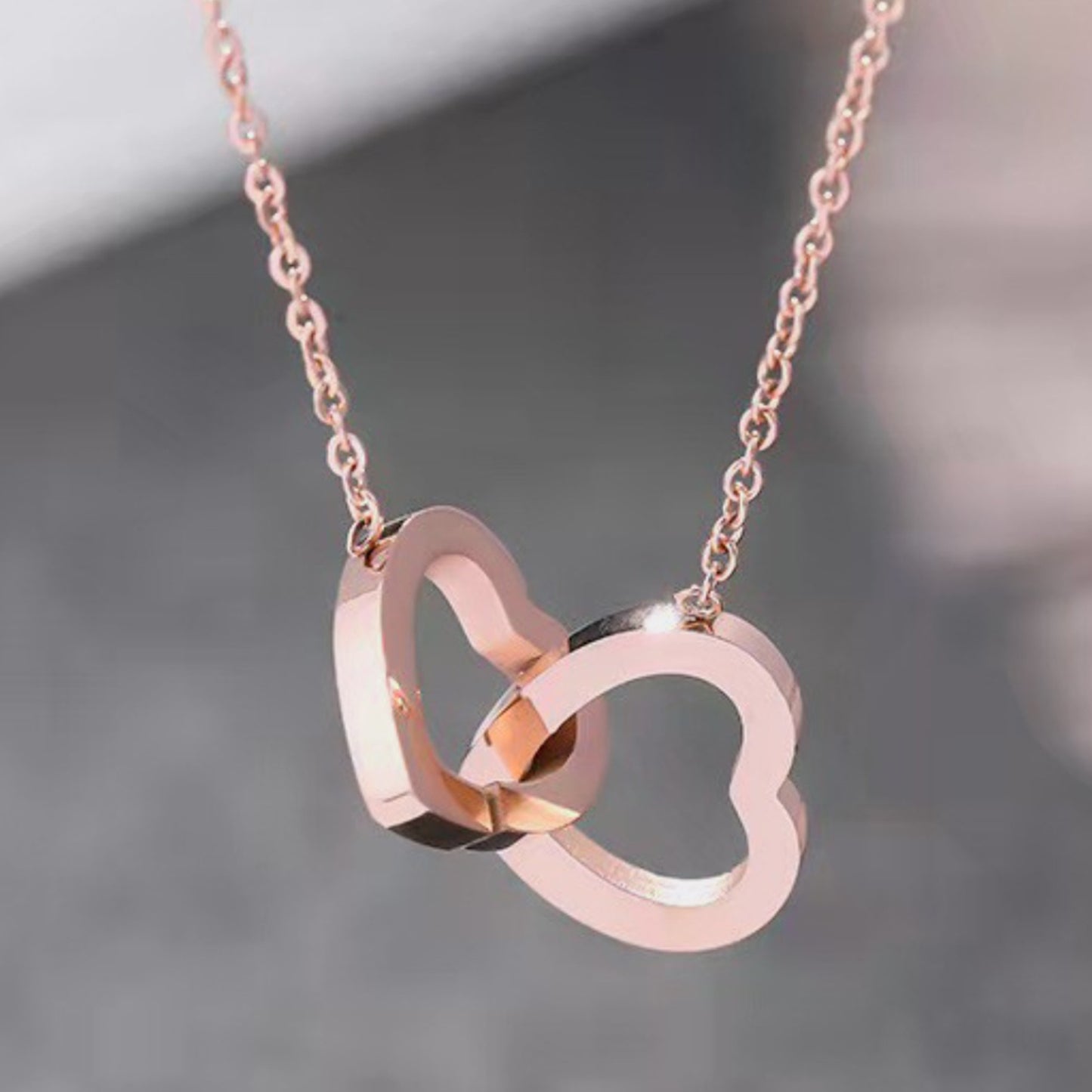 Collar de aleación con doble corazón