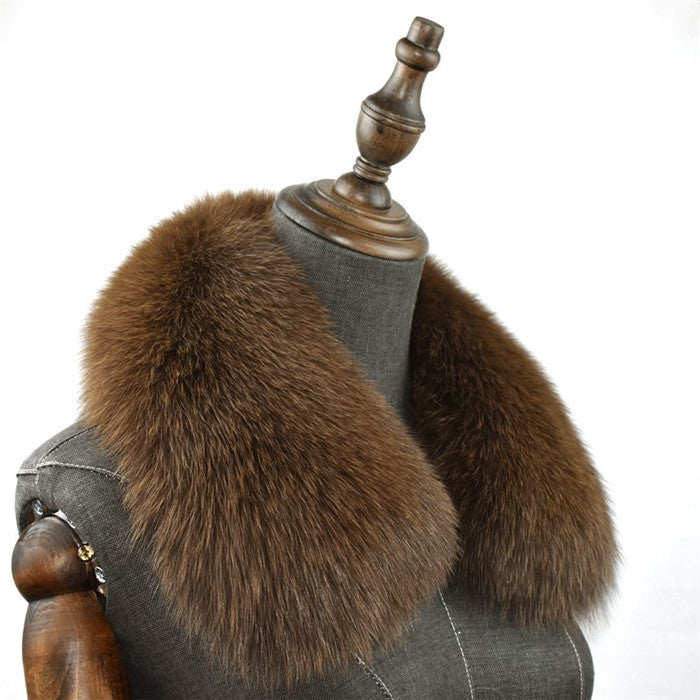 The Fox Fur Collar Sells A Universal Round Neck To Keep Warm