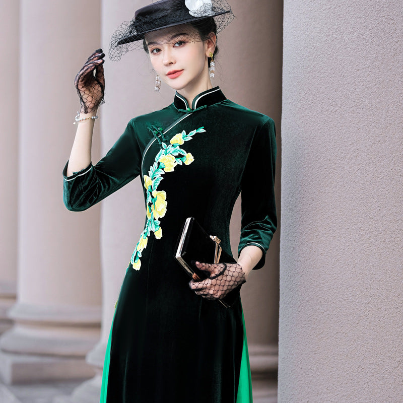 Gold Velvet Three-quarter Sleeve Long Embroidered Non-split Improved Ao Dai Cheongsam